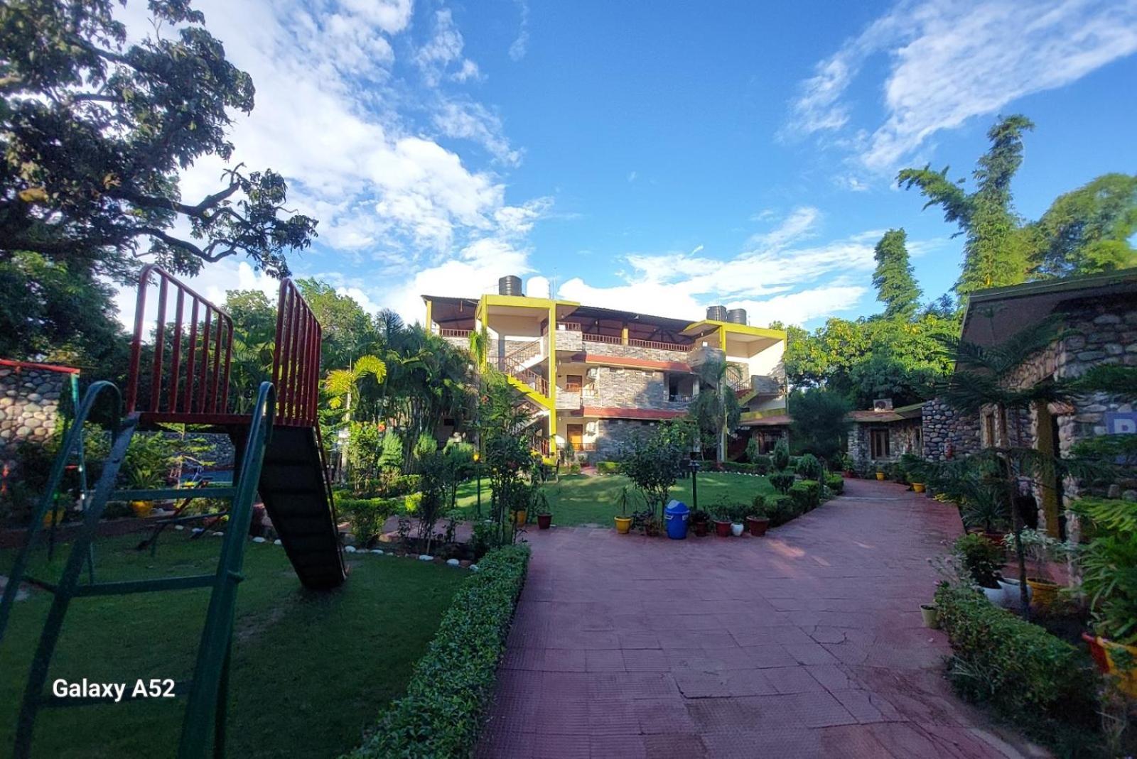 Hr Dukes Den Resort Rāmnagar Exterior photo